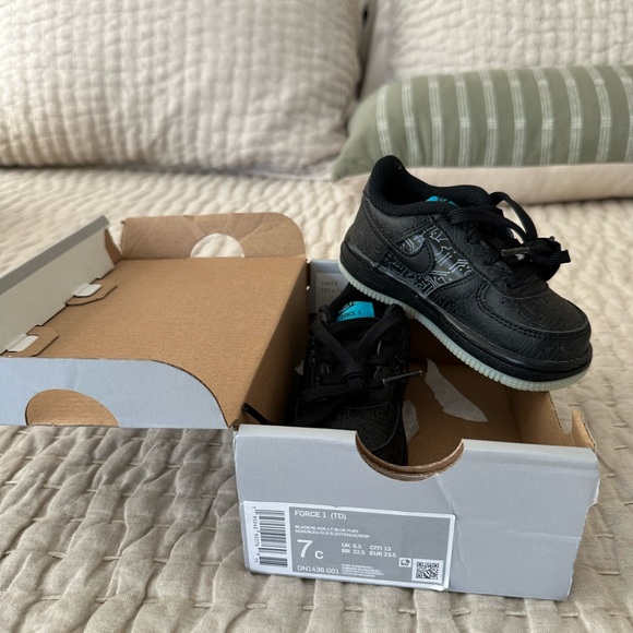 NIKE Air Force 1 Special Edition Toddler Sneakers NWT - Picture 6 of 7